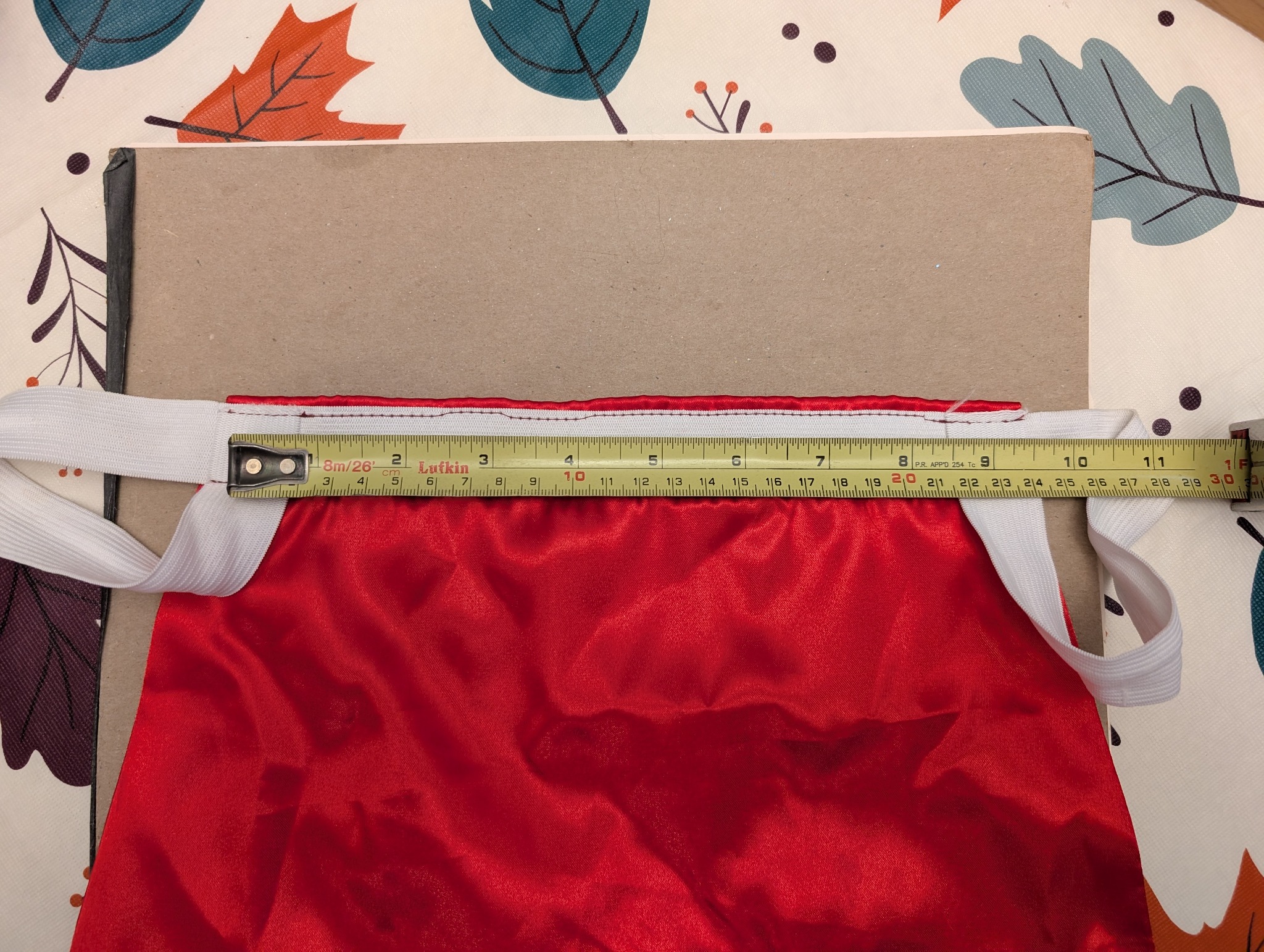 How to measure a child’s shoulder-to-shoulder width for a neck-free cape